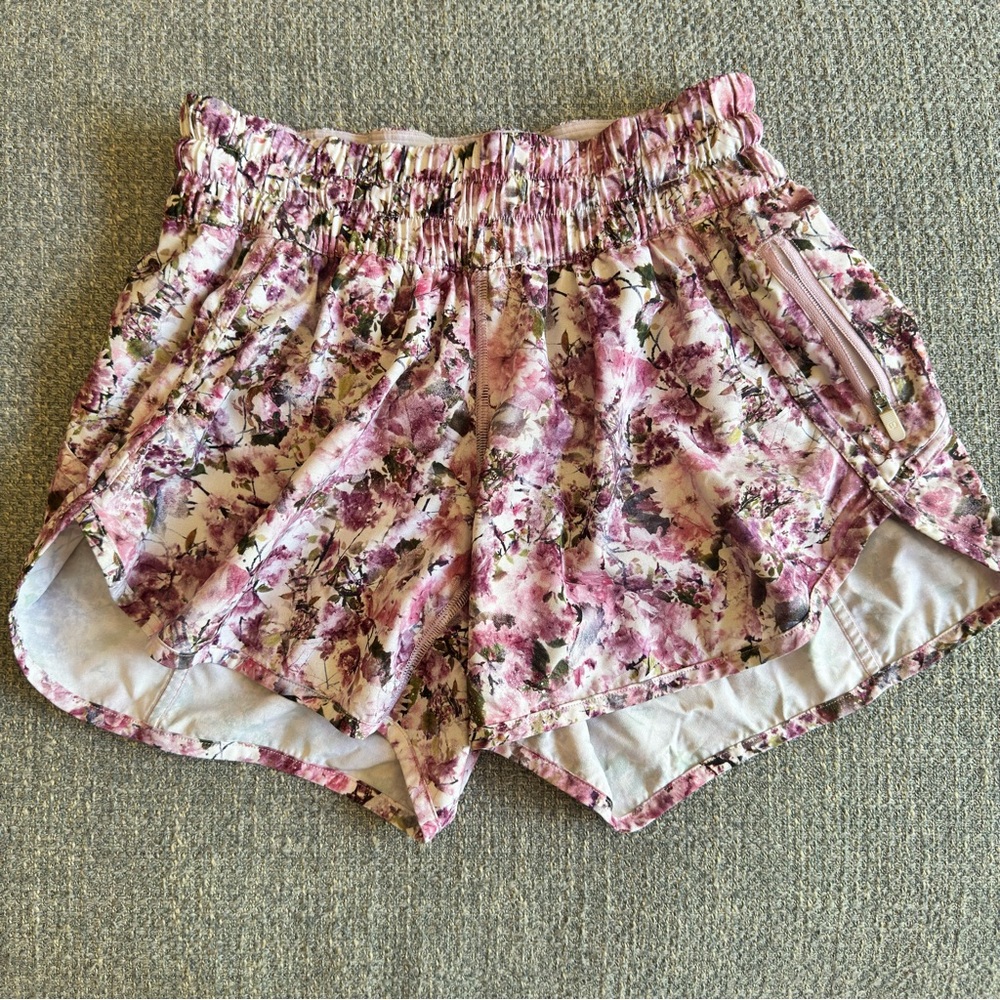 Lululemon Tracker Short V 4" Blossom Spritz Multi 6 - Picture 2 of 8